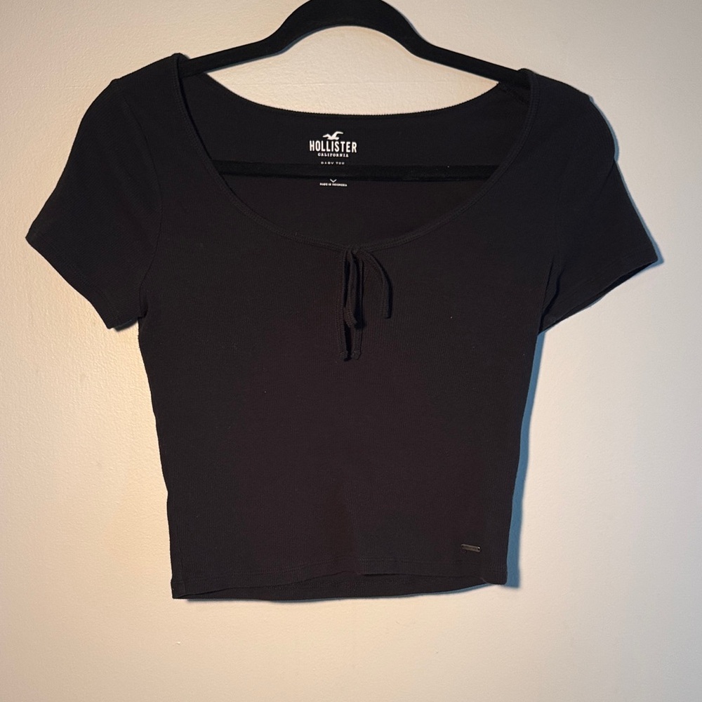 Hollister Black Scoop Neck Crop Top